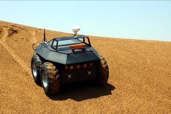 创科技推出全新旅行家4号全地形移动机器人研