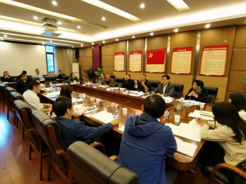 省决咨委“四川科技创新能力面临的严峻形势及对策建议”课题组赴省经信厅调研-1